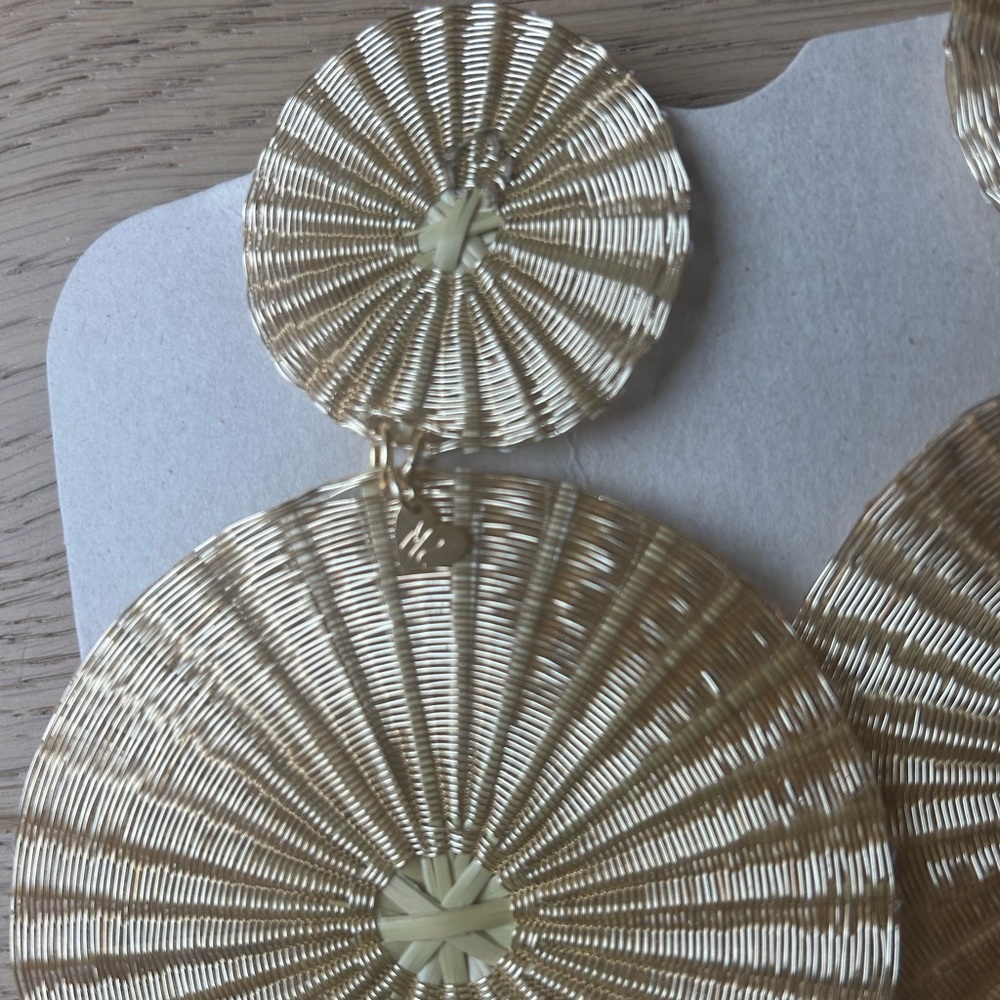 NEW MERCEDES SALAZAR OVERSIZED GOLD RAFFIA DISC STATEMENT DROP EARRINGS - Picture 5 of 8